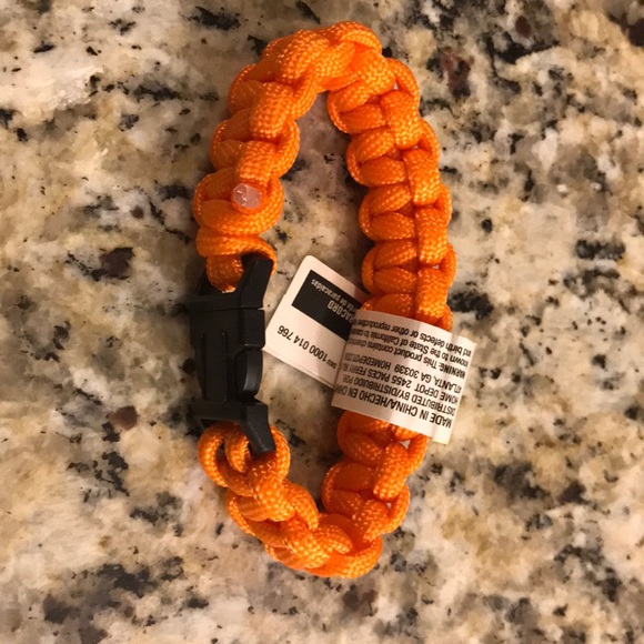 Other - Paracord Bracelets (Lot size of 8)
